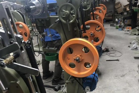 自動鉚釘機(jī)廠家如何提高市場占有率？策略有四！